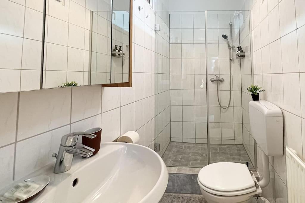 Cozy & Central 2 Bedroom Apartment Bécs Kültér fotó